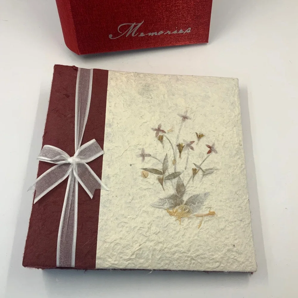 Set‎ of 2 Photo Albums Red Memories Fabric & Paper Pressed Flowers 4x6